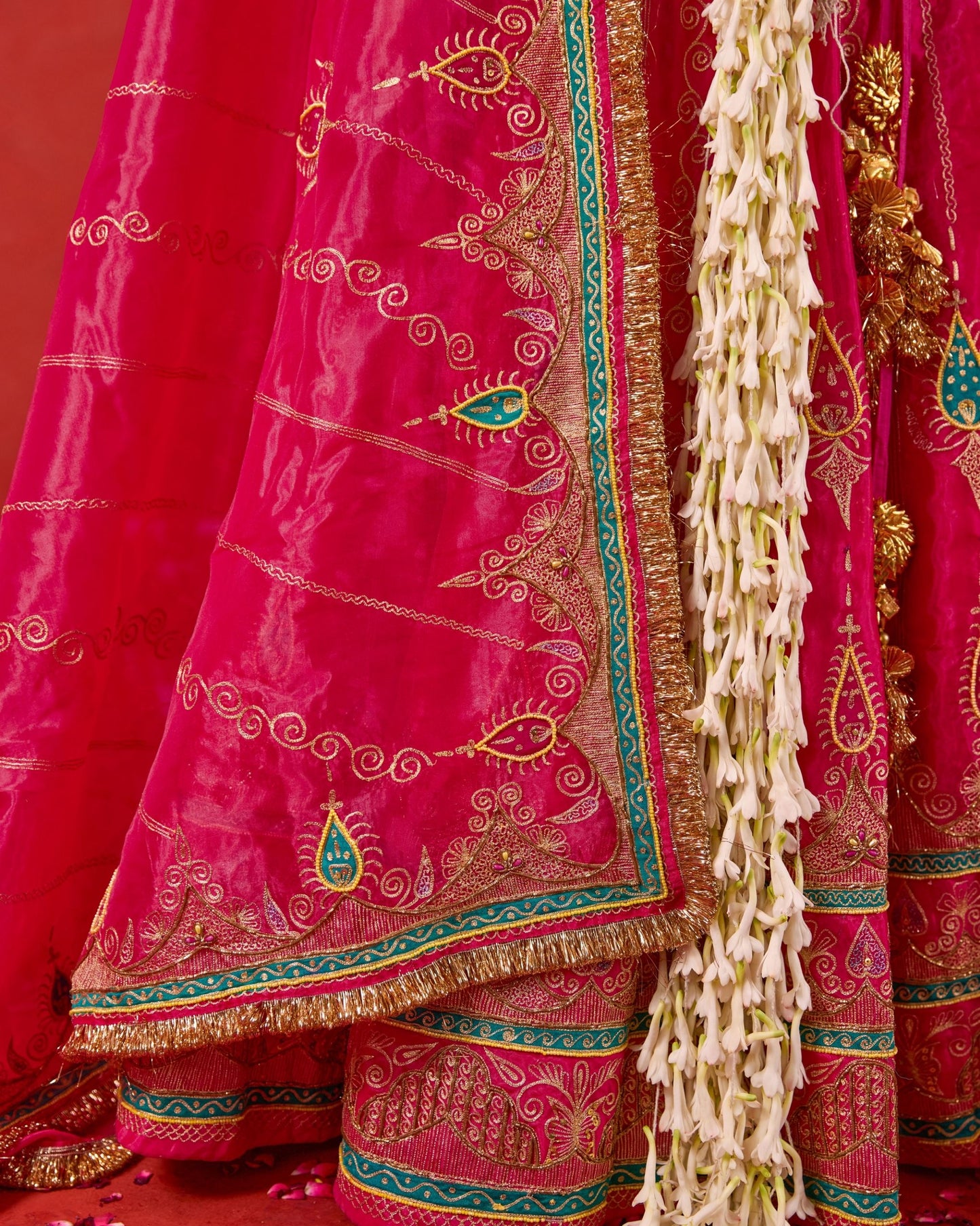 Nayaab Lehenga Set