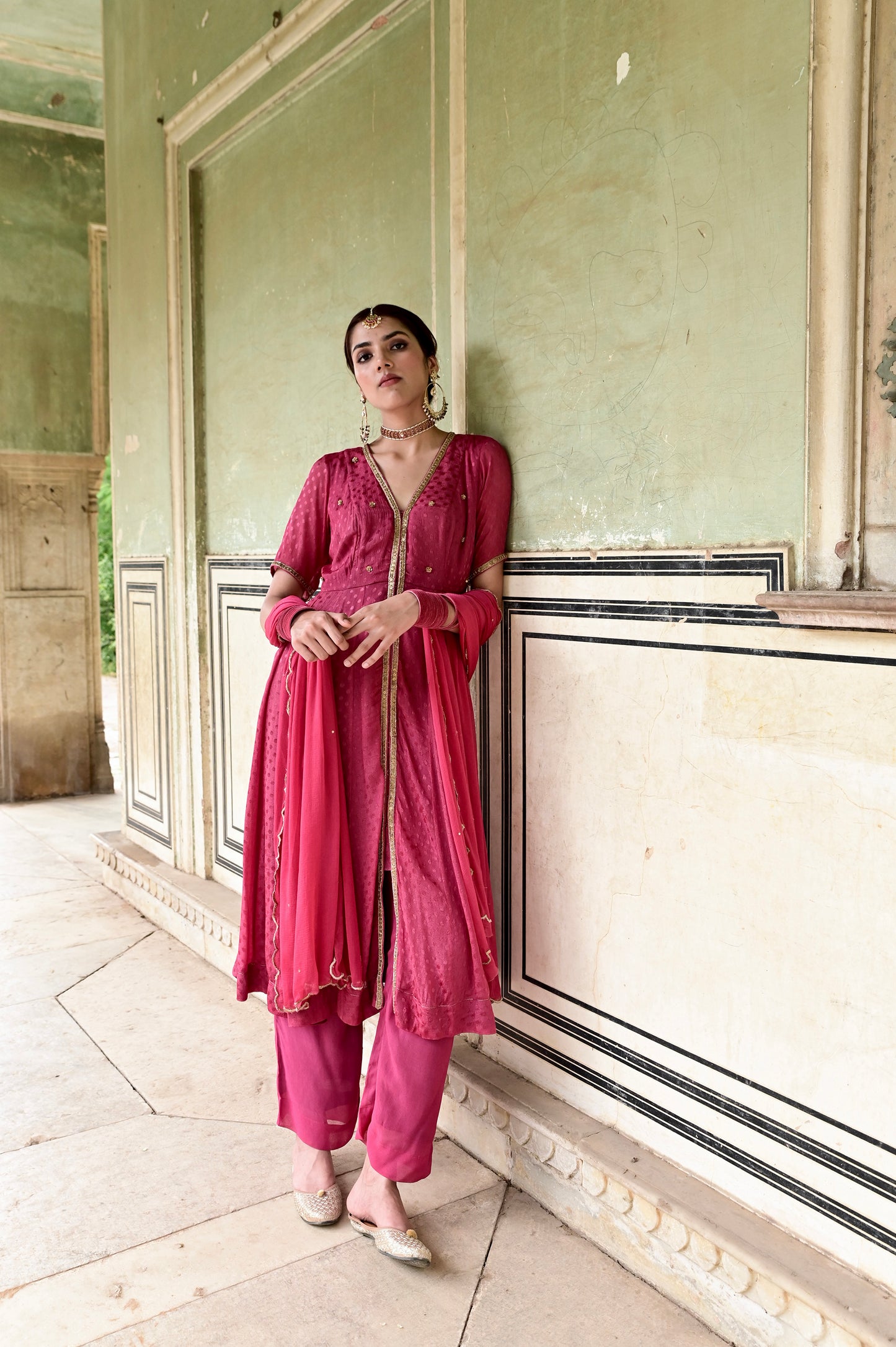 Surkh Kurta Set