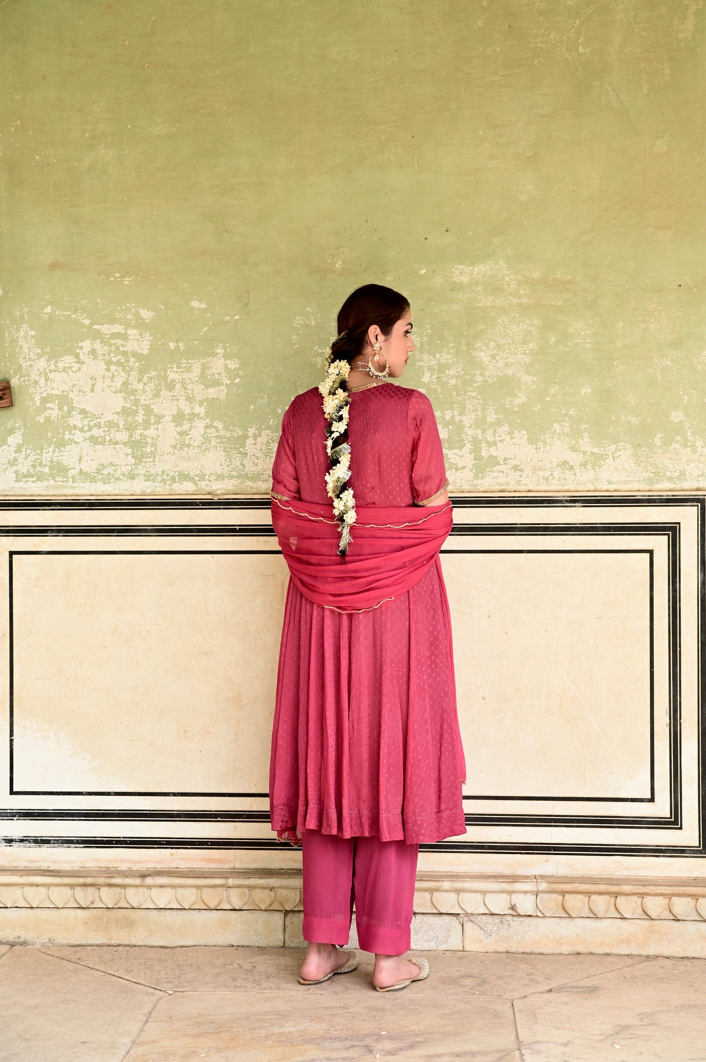 Surkh Kurta Set
