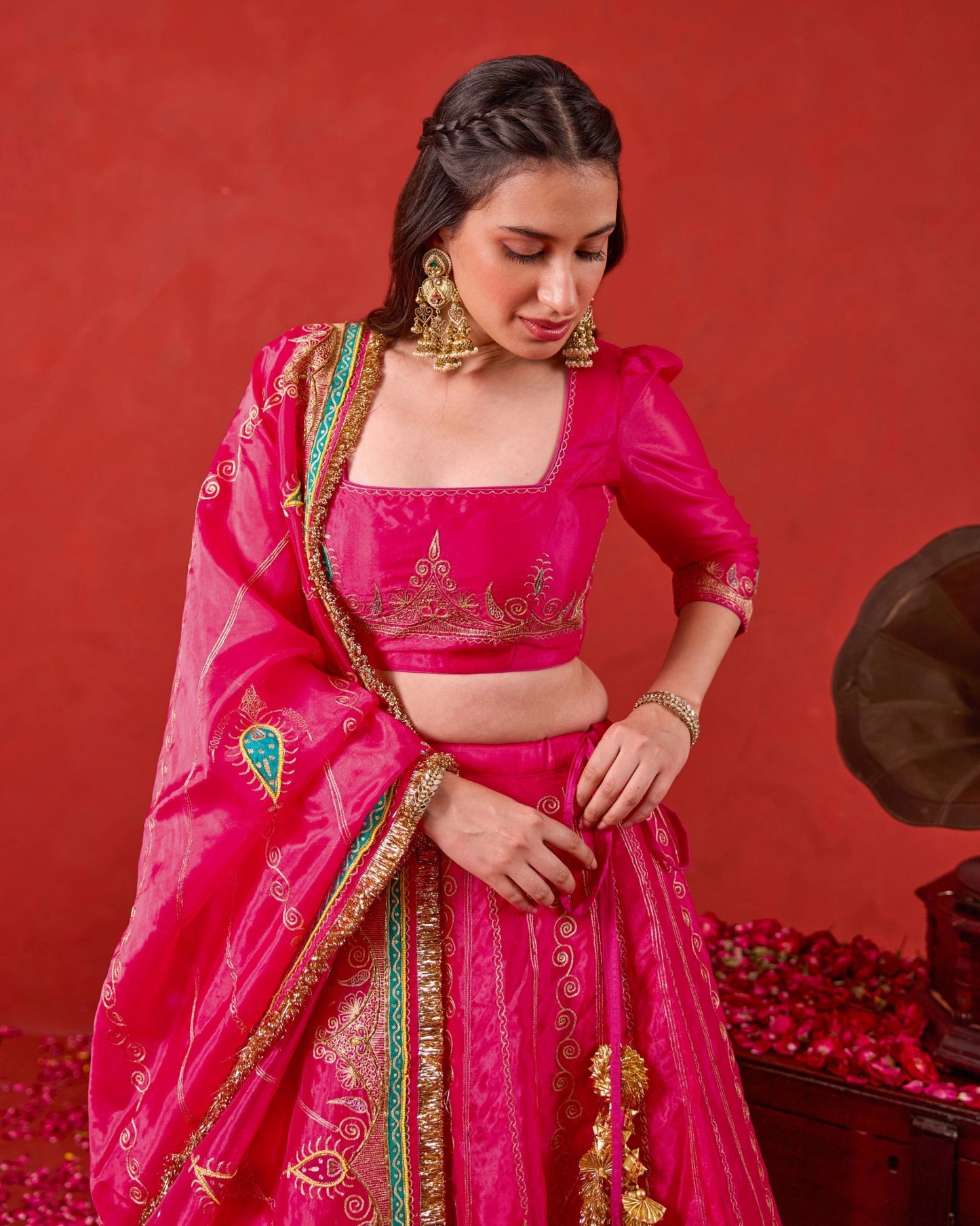Nayaab Lehenga Set