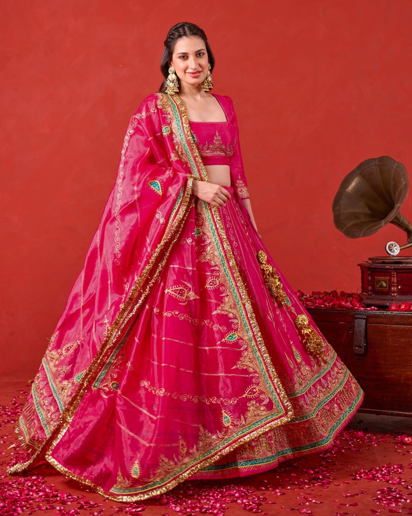 Nayaab Lehenga Set