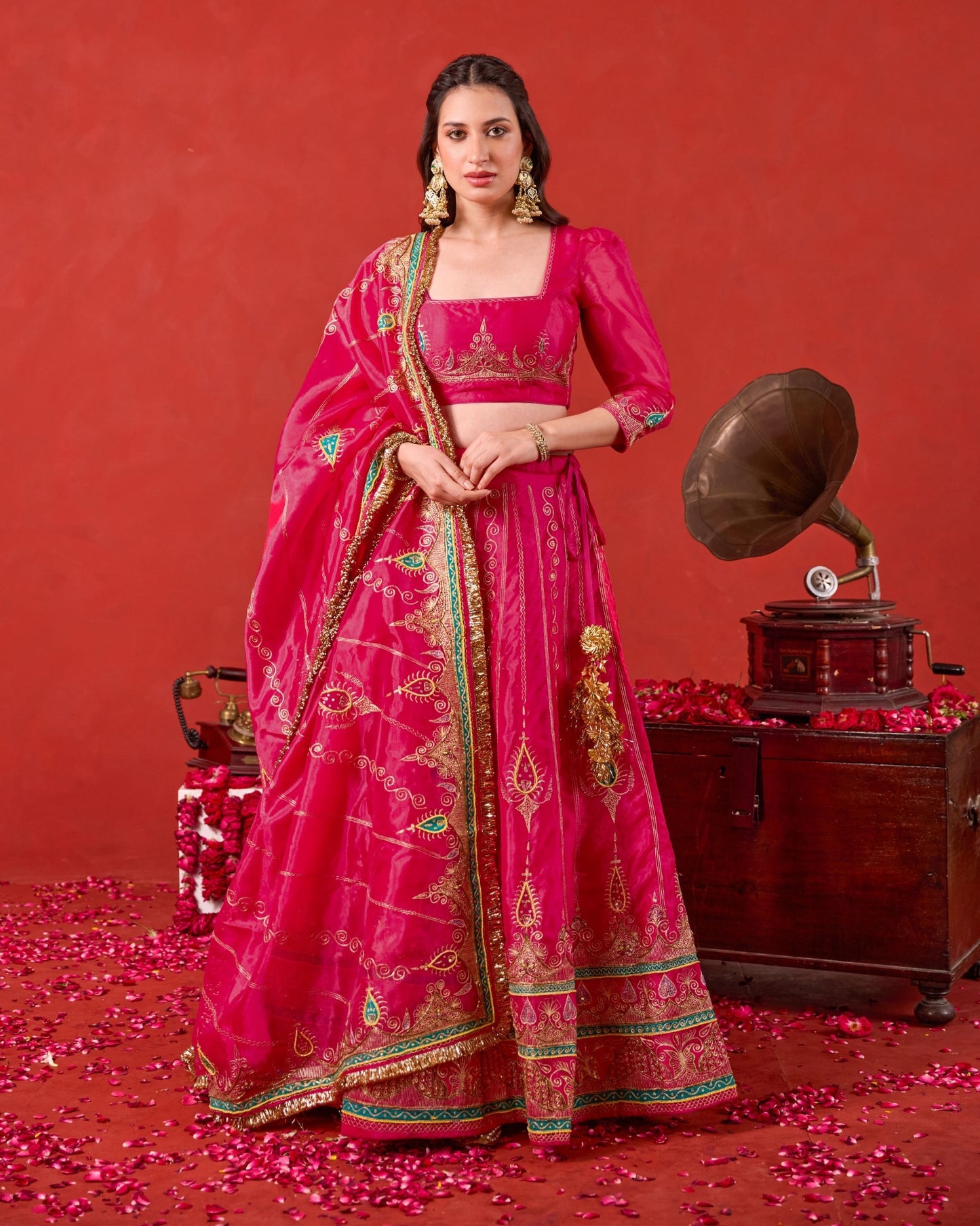 Nayaab Lehenga Set